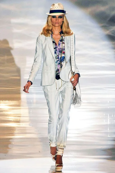Look 1